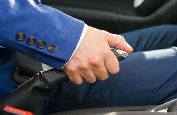 روان ‌سازی ترمز دستی با wd-40