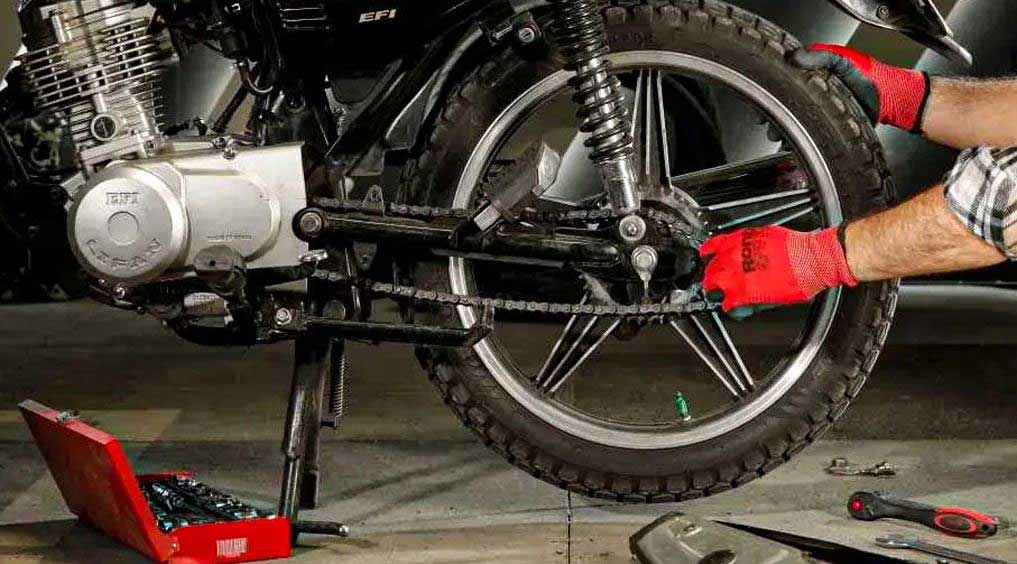 تکنیک ‌های رانندگی برای بهینه ‌سازی مصرف سوخت و شتاب موتور سیکلت